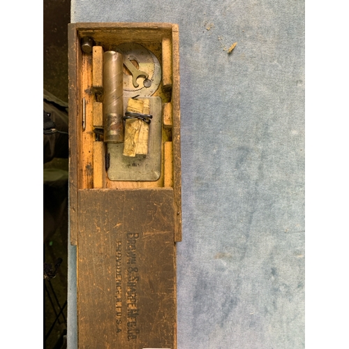 859 - Drill grinding jig in original box with various other engineering tools inc micrometers