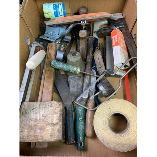 862 - A box of odd tools inc chisels planes erc