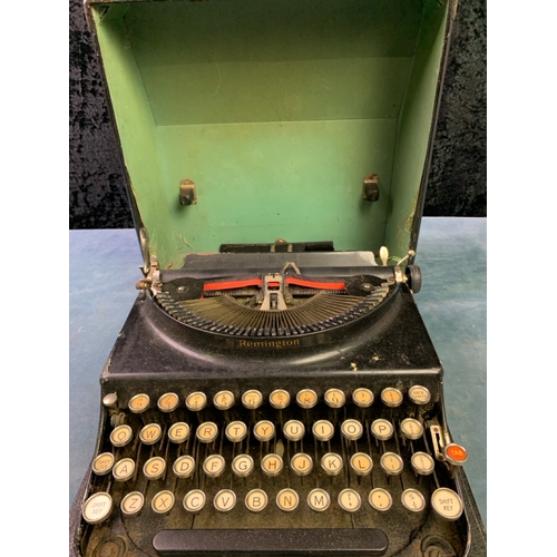 885 - Vintage typewriter in locked case