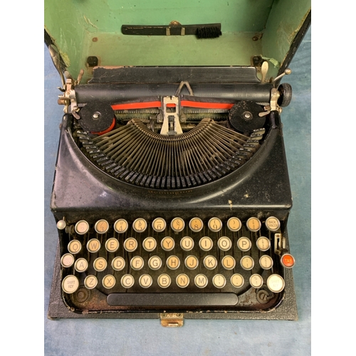 885 - Vintage typewriter in locked case