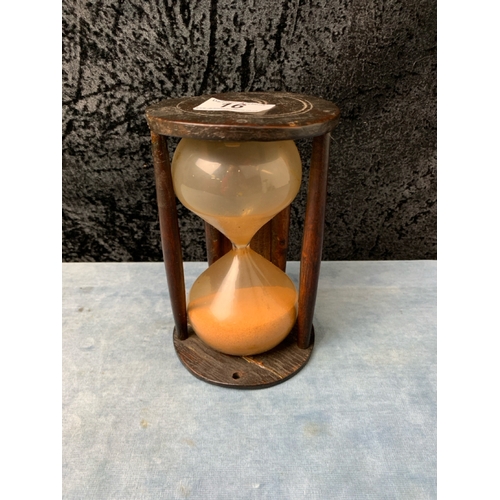 16 - Large vintage hourglass in wooden case (case a/f)