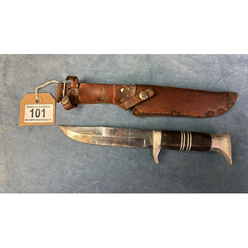 101 - Knife / dagger in leather sheath