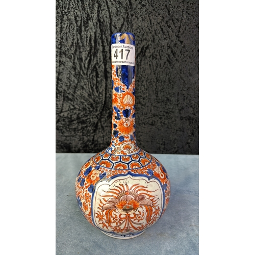 417 - Beautifully hand painted Meiji period Japanese Imari long neck vase, no maker’s marks, approx 27cm t... 