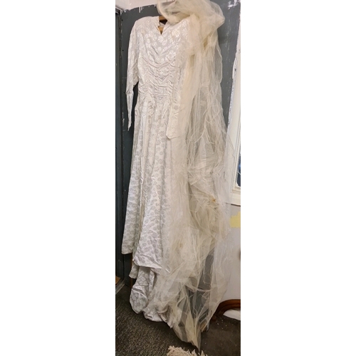 502 - Beautiful vintage Bourne and Hollingsworth, Oxford Street, London wedding dress with original receip... 