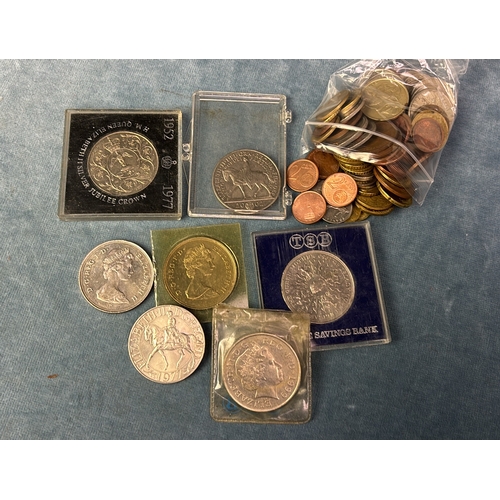 652 - Silver Jubilee, Queen Mother 80th birthday, Charles and Diana commemorative coins, 1999 and 2002 fiv... 