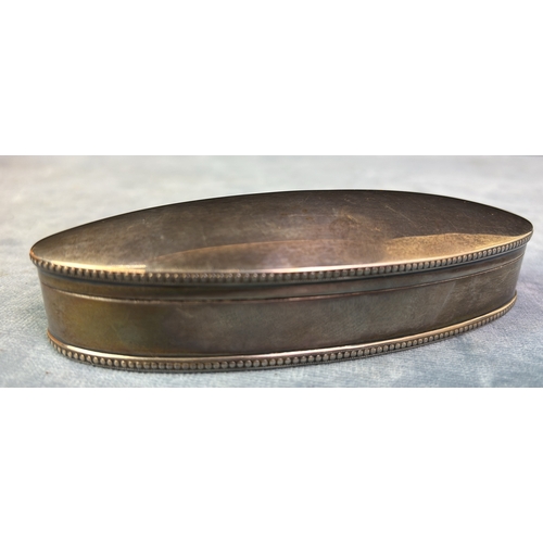 661 - Pretty oval shaped silver box with hinged lid Chester 1908 117gms.