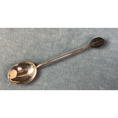 673 - Boxed set of 6 silver coffee bean spoons Birmingham 1923.