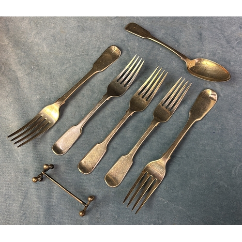 679 - Collection of mixed silver cutlery. Various dates.  Approx 350 gms.