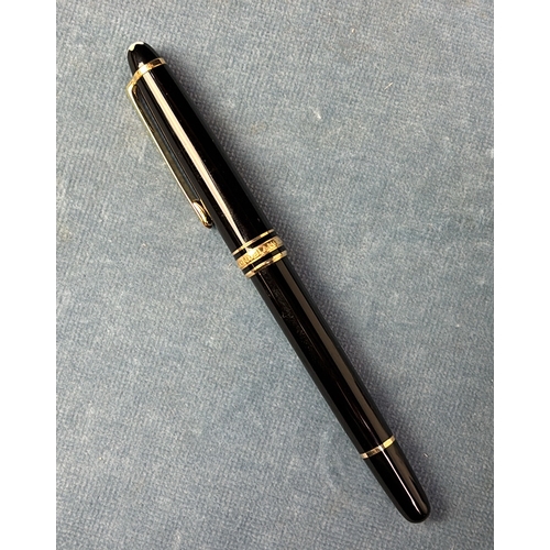 686 - Gorgeous Mont Blanc Meisterstuck fountain pen with decorative 14K nib. In original padded box.