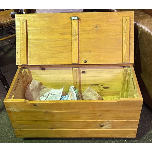 748 - Pine storage trunk on wheels, measures approx 43cm x 80cm x 39cm