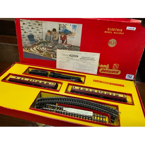 764 - Vintage boxed Triang 00 gauge model railway set.