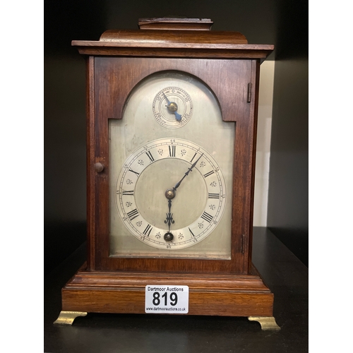 819 - Oak cased antique mantle clock by W&H Winterhalder & Hofmeier (no key), approx 30cm tall