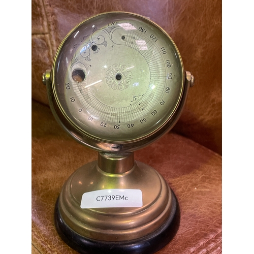 825 - Vintage fish eye glass circular desktop barometer, approx 15cm tall