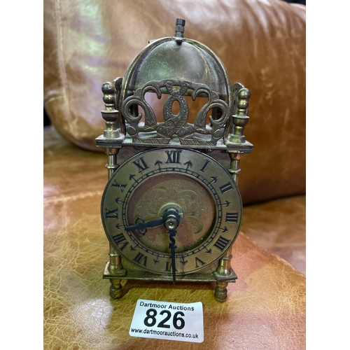 826 - Small Smiths brass quartz mantel clock, approx 16cm tall