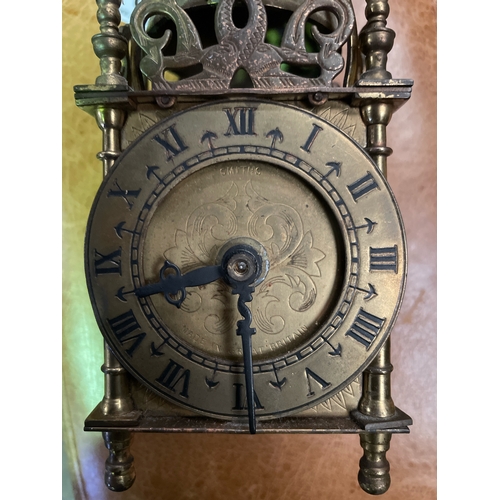 826 - Small Smiths brass quartz mantel clock, approx 16cm tall