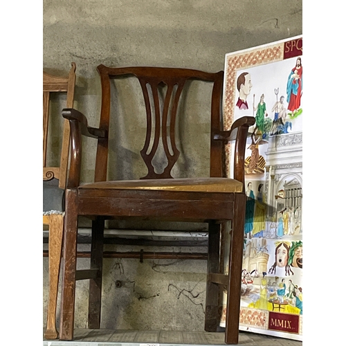 839 - Good sturdy carver chair with upholstered seat