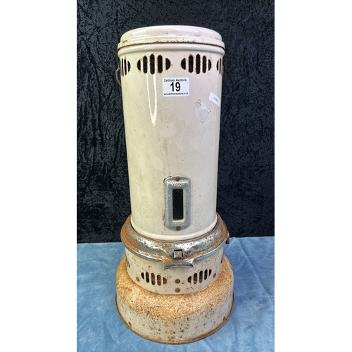 19 - Portable Valor paraffin heater, approx 51cm tall