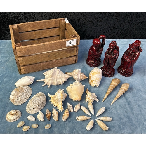 41 - Small wooden crate with resin Chinese figurines and a collection of seashells