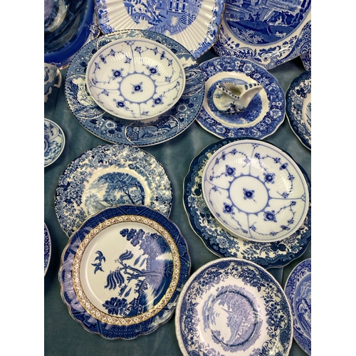 195 - Collection of blue and white china plates etc inc Copeland, Spode's Italian, Palissy Pottery, Real O... 