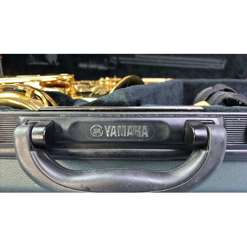 277 - Yamaha YAS-275 alto saxophone, gold lacquer finish in Yamaha hard case with mouthpiece, crook, sling... 