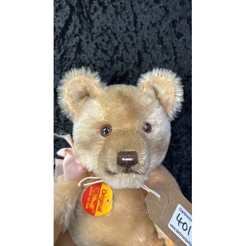 401n - Steiff teddy bear with light colour mohair fur. Chest tag and ear button but no ear tag, approx 27cm... 