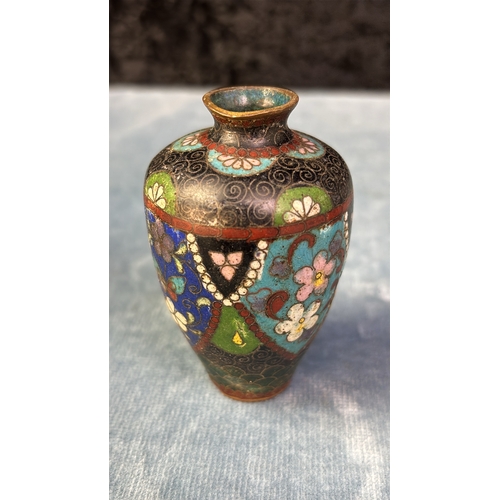 413 - 2 pairs of small, very decorative Chinese Cloisonné vases H7 cm approx