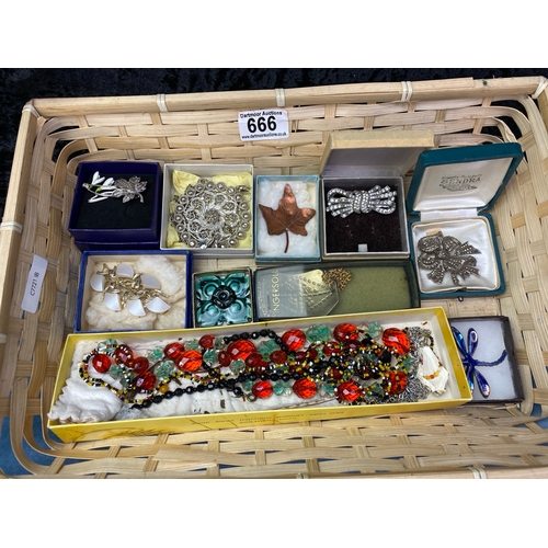 666 - Costume jewellery including vintage and modern brooches and necklaces