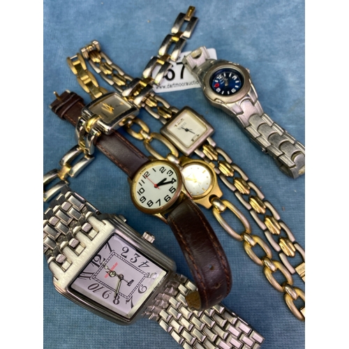 677 - A collection of 6 watches inc a Royal British Legion watch, 1 Guess, 2x Fossil, 1 Speedster Elite an... 