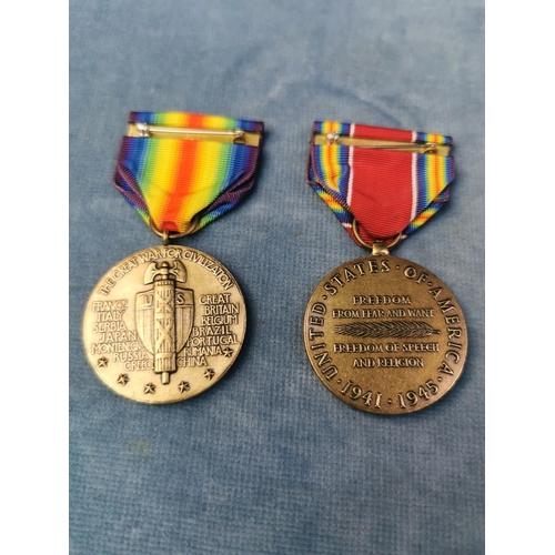 697 - Pair of US Army Service Medals: Great War for Civilisation and Second World War.