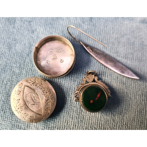 757 - Gorgeous Georgian silver patch box (Birmingham 1798) +  silver pendant with two reversible hardstone... 