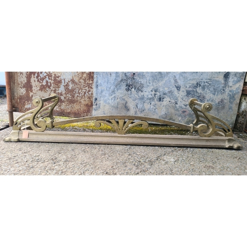 1 - Art Nouveau brass fender, measures approx 138cm x 38cm