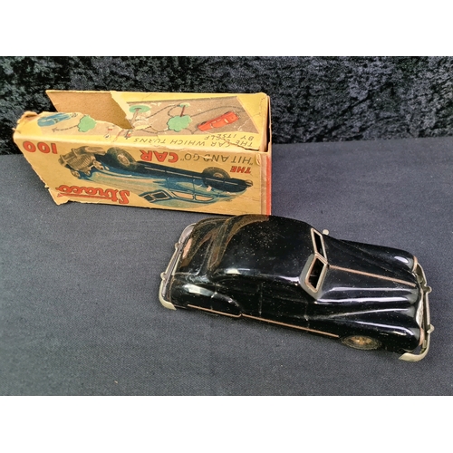 118 - Vintage (c1940s) Straco Hit and Go 100 tin clockwork model car in original box. Car in excellent con... 