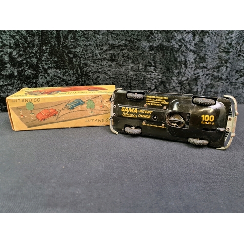 118 - Vintage (c1940s) Straco Hit and Go 100 tin clockwork model car in original box. Car in excellent con... 