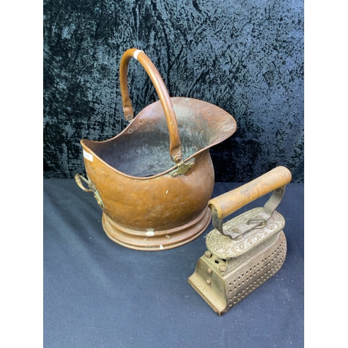 237 - Lovely brass antique jam style pan with pretty copper coal bucket