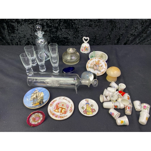 263 - Platypus Lot of glassware and ceramics inc a fine glass ship in a bottle, onyx mushroom, glass inkwe... 