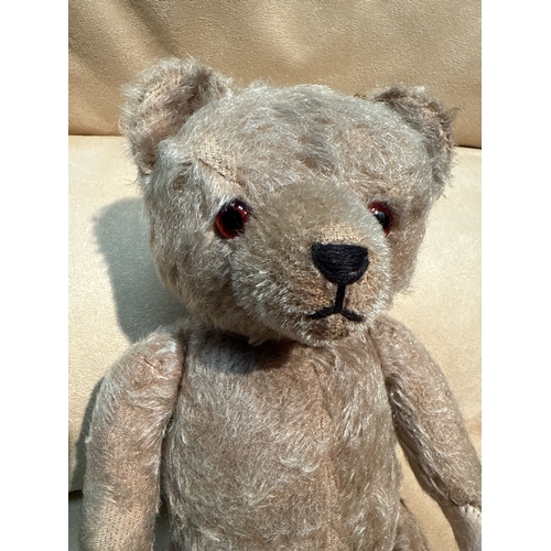 384 - Vintage / antique teddy bear with mohair humped back, shaved muzzle, felt pads, stitched nose, artic... 