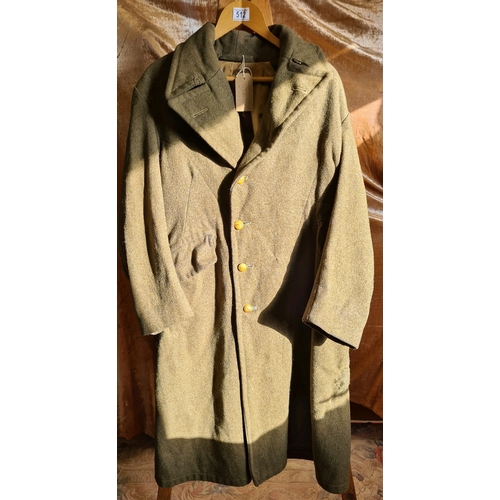 512 - WWII South African 39 pattern great coat, size 42”