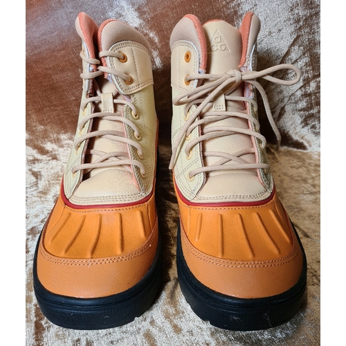 523 - Pair of new Nike Woodside 2 Sesame/Caramel boots, size 6