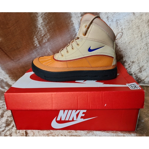 523 - Pair of new Nike Woodside 2 Sesame/Caramel boots, size 6