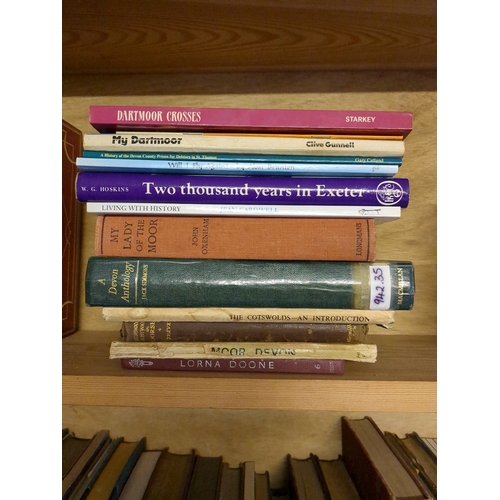 581 - A lovely collection of vintage books of historical and local interest including A Devon Anthology by... 