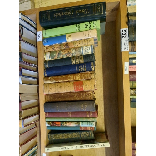 582 - Antiquarian and vintage books on poetry from Robert Browning, Burns, Thomas Hardy, Mrs Browning, Emi... 