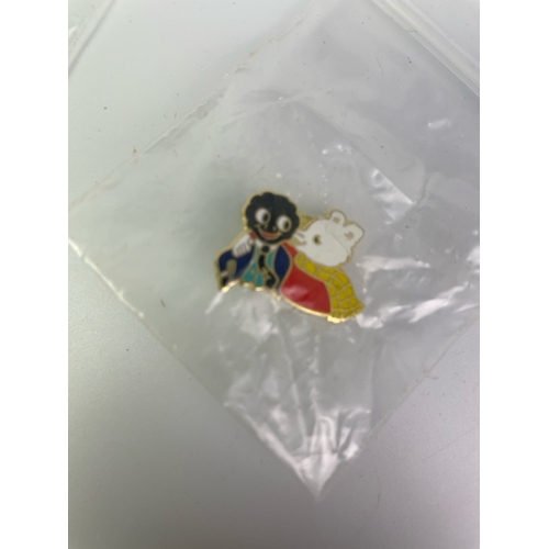 660 - 5 Robertson's Advertising Golly lapel badges with Rupert Bear