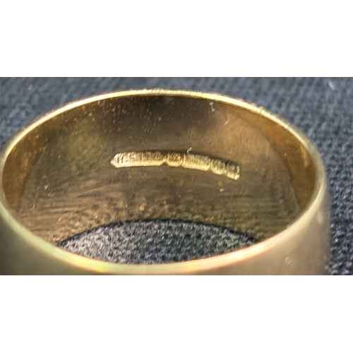 835 - Chunky 9ct gold plain wedding band. Size Q. 6.3gms.