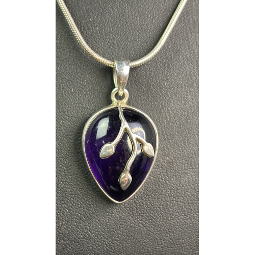 851 - Pretty sterling silver necklace with teardrop cabouchon amethyst (25 mms) deep