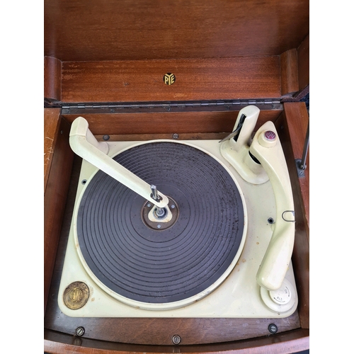 887 - Lovely old Pye HiFi in wooden, lidded unit