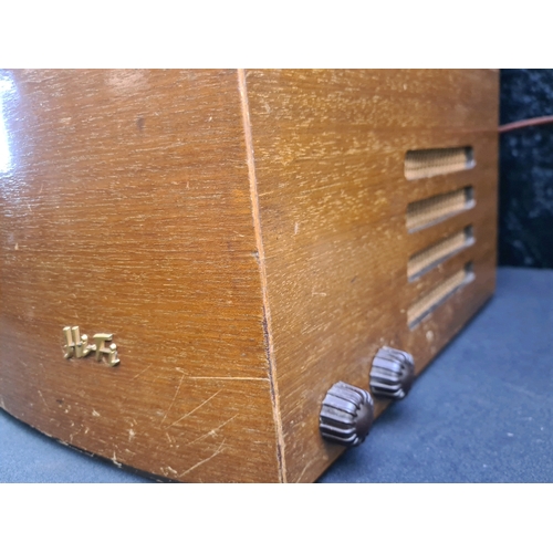 887 - Lovely old Pye HiFi in wooden, lidded unit