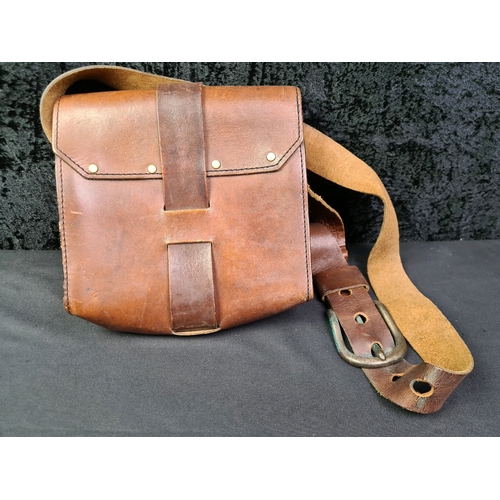 93 - Good quality handmade leather shoulder bag with brass fittings