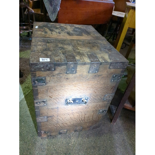 971 - Oak with metal banding antique picnic or camping trunk.  Steel carrying handles to the sides and lif... 