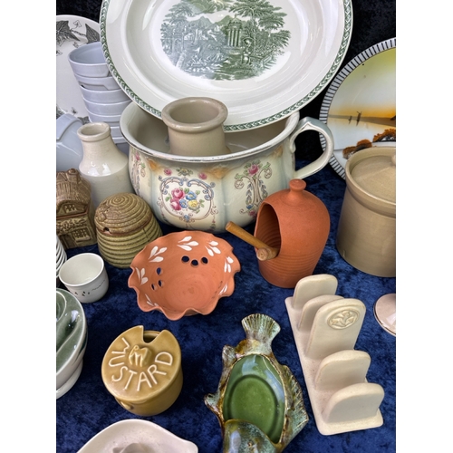 212 - Large box mixed ceramics and earthenware inc Mason Cash pie funnel,