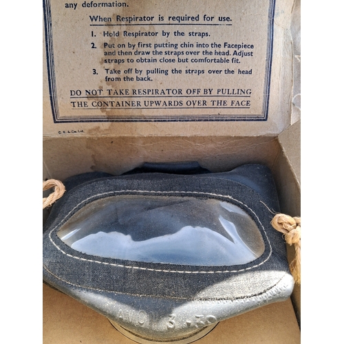 121 - WW2 Gasmask, belt and other items